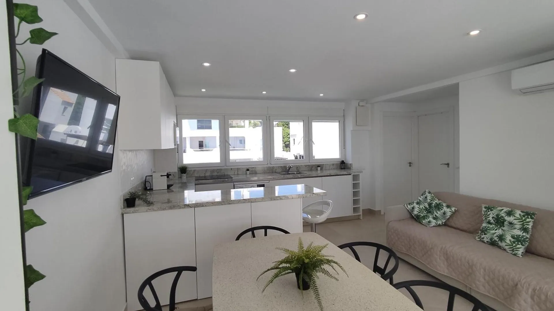 Front Sea View Penthouse Lejlighed Estepona